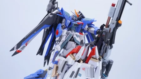 HG Rising Freedom Gundam [Equipped with Z Booster] Myniatures