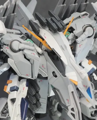 HG 1144 Alyzeus on DIsplay Myniatures