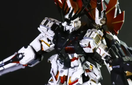 Banshee Norn MG Scale by Bandai Myniatures