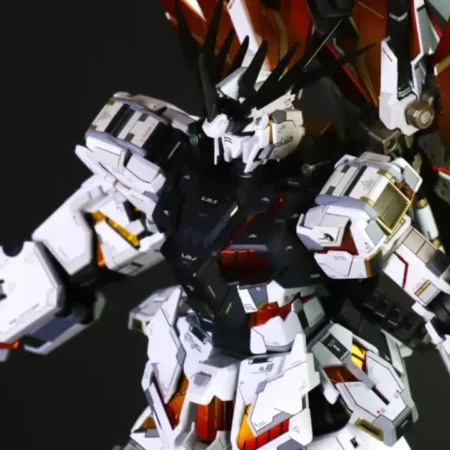 Banshee Norn MG Scale by Bandai Myniatures