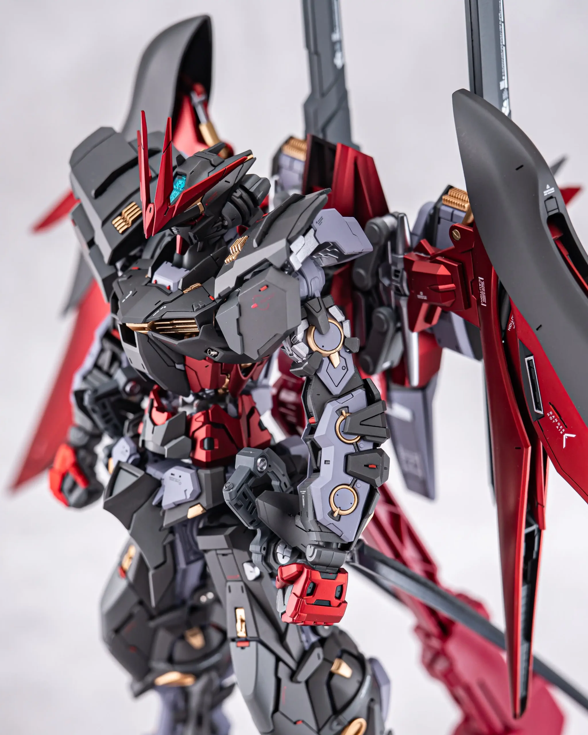 MBF-P0XD Gundam Astray Noir D Myniatures