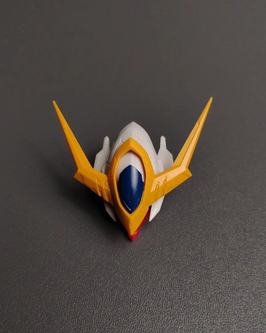 MG 1100 Gundam Barbatos Lupus Review – Best Iron-Blooded Orphans Master Grade Kit Myniatures (4)