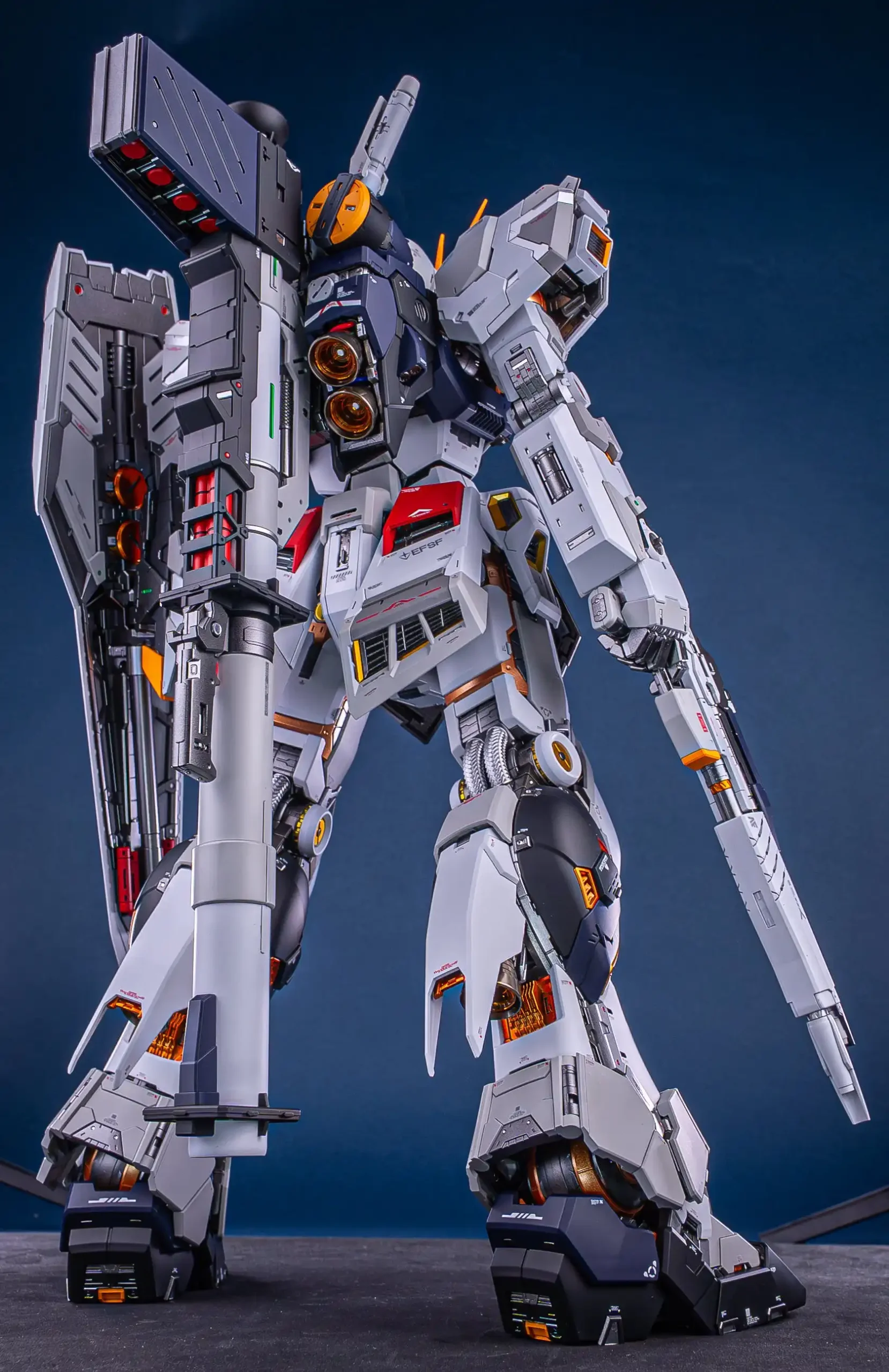 PG UNLEASHED 160 ν Gundam Double Fin Funnel Myniatures