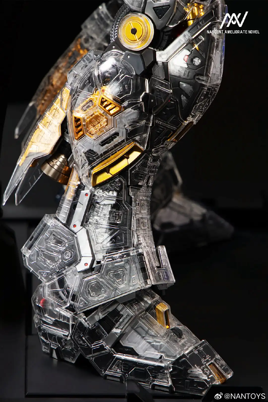 Perfect Grade Unleashed Nu Gundam Clear Armor Myniatures