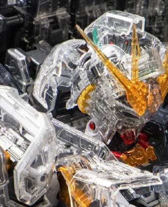 Perfect Grade Unleashed Nu Gundam Clear Armor Myniatures