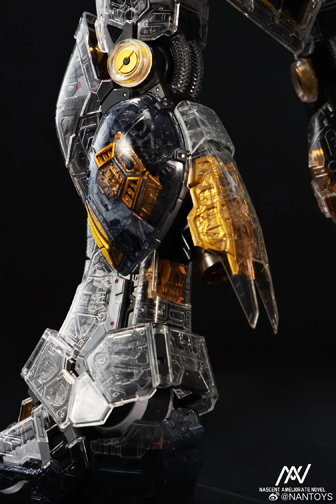 Perfect Grade Unleashed Nu Gundam Clear Armor Myniatures