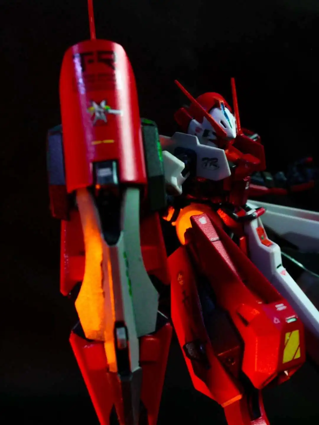 RX-124 Gundam TR-6 Woundwort Red Comet Unit Myniatures